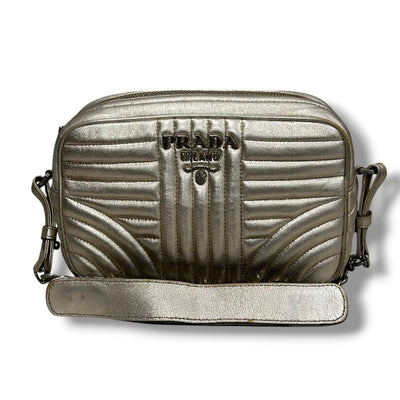 PRADA キルティングレザー チェーンショルダーバッグ
